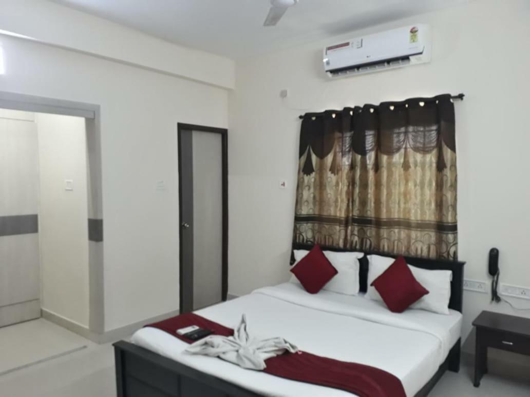 The Posh Residency, Ecr Bed & Breakfast Chennai Dış mekan fotoğraf